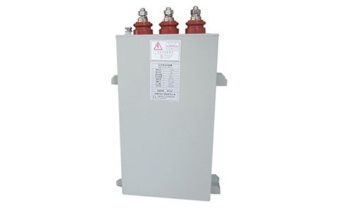 電容器在直流穩(wěn)態(tài)電路中可有電流通過？